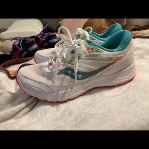 Saucony Womens size 10 brand new without tags-only tried on